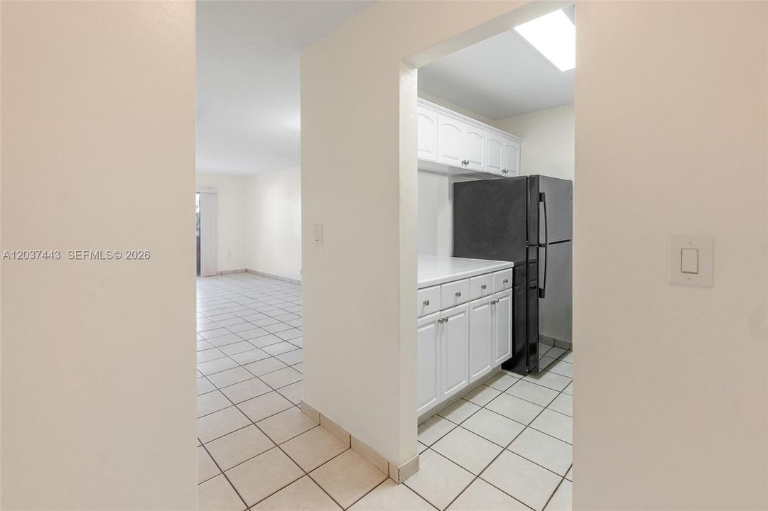 В аренду: $2,100 (2 спален, 1 ванн, 801 Квадратных фут)