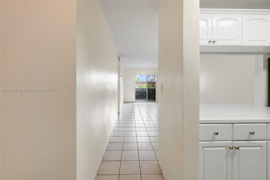 В аренду: $2,100 (2 спален, 1 ванн, 801 Квадратных фут)