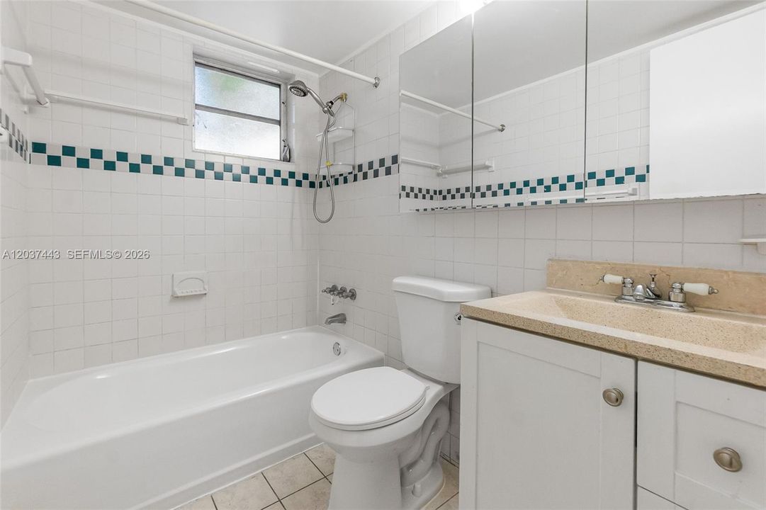 В аренду: $2,100 (2 спален, 1 ванн, 801 Квадратных фут)