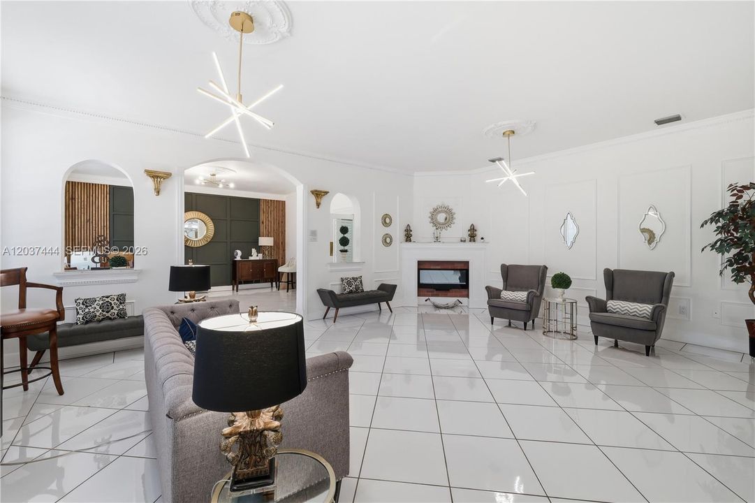 На продажу: $3,499,900 (5 спален, 5 ванн, 6159 Квадратных фут)
