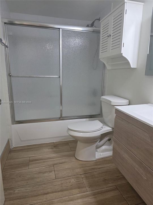 For Rent: $2,600 (3 beds, 2 baths, 1120 Square Feet)