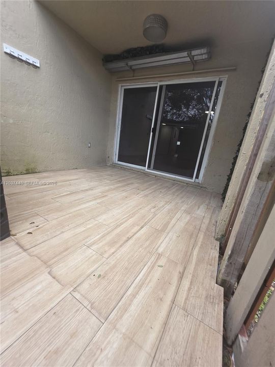 For Rent: $2,600 (3 beds, 2 baths, 1120 Square Feet)