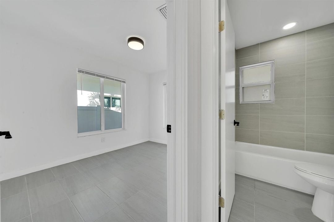9 Guest Bathroom