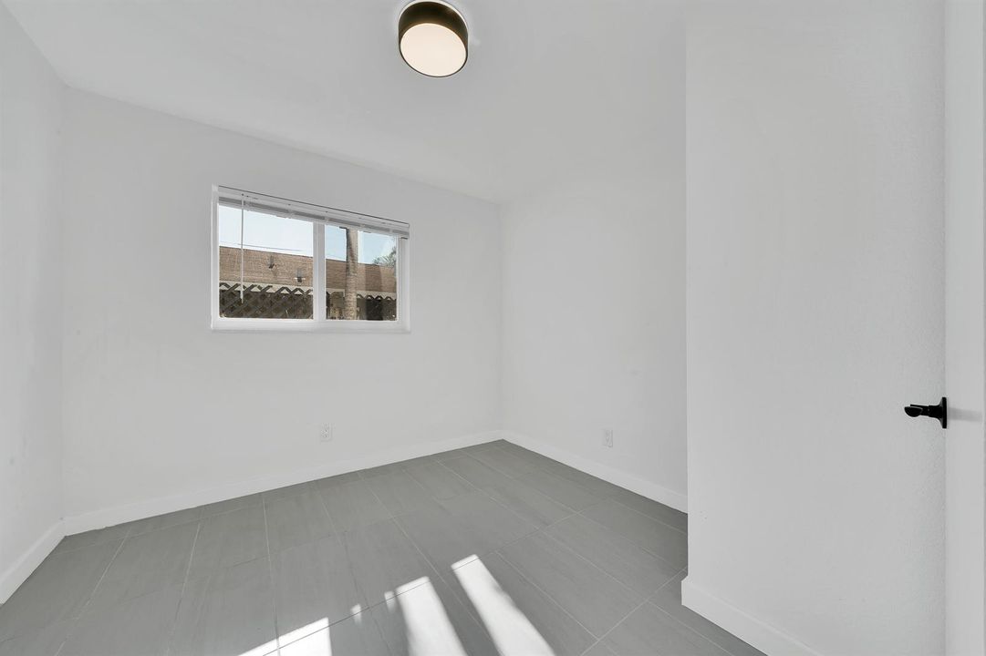 6 Guest Bedroom 3 (2)