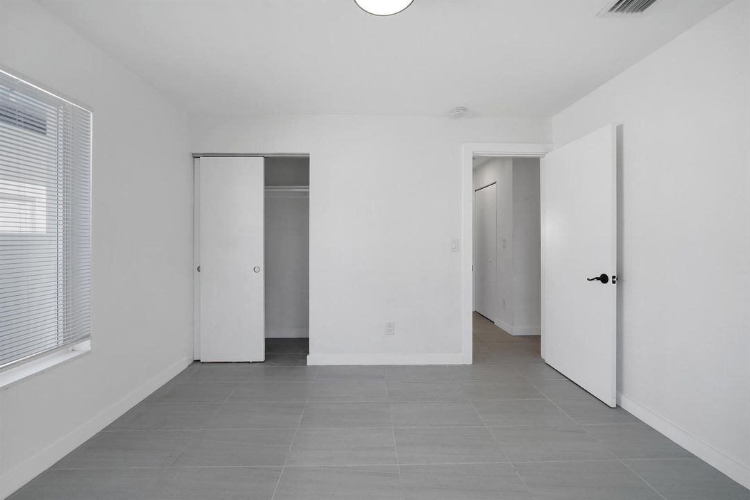 8 Guest Bedroom 1 (2)