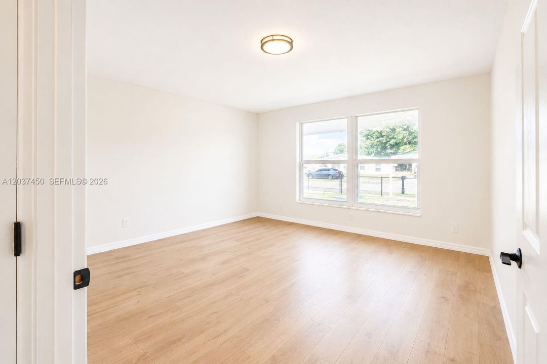 En Venta: $473,500 (4 camas, 2 baños, 1578 Pies cuadrados)
