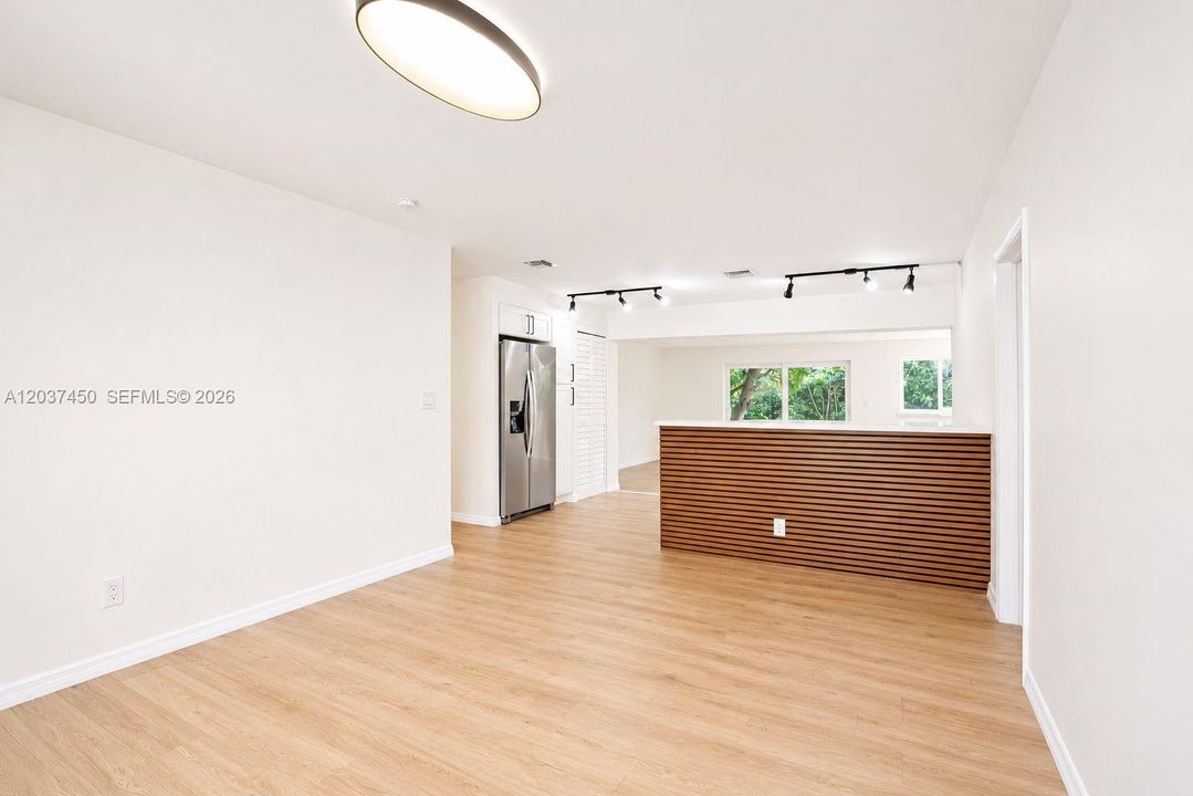 En Venta: $473,500 (4 camas, 2 baños, 1578 Pies cuadrados)