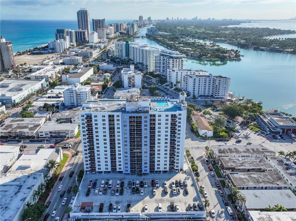 For Sale: $459,000 (2 beds, 2 baths, 1287 Square Feet)