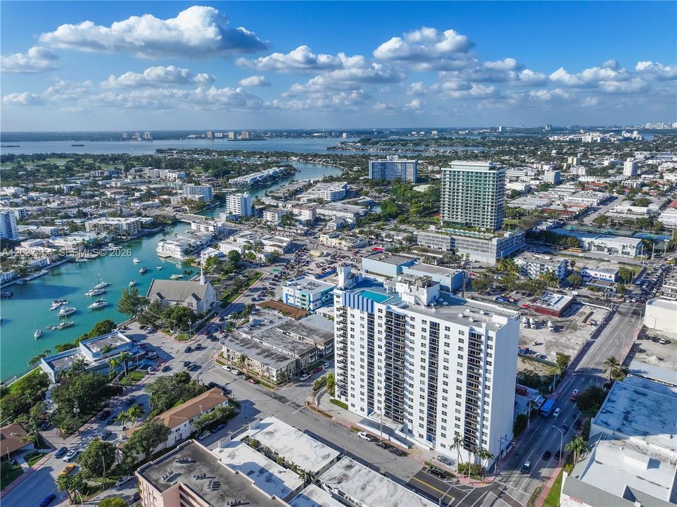 For Sale: $459,000 (2 beds, 2 baths, 1287 Square Feet)