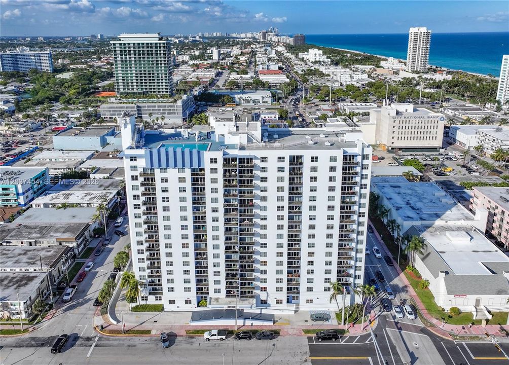 For Sale: $459,000 (2 beds, 2 baths, 1287 Square Feet)