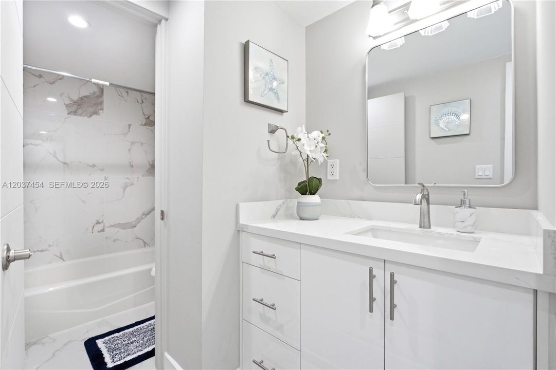 For Sale: $459,000 (2 beds, 2 baths, 1287 Square Feet)