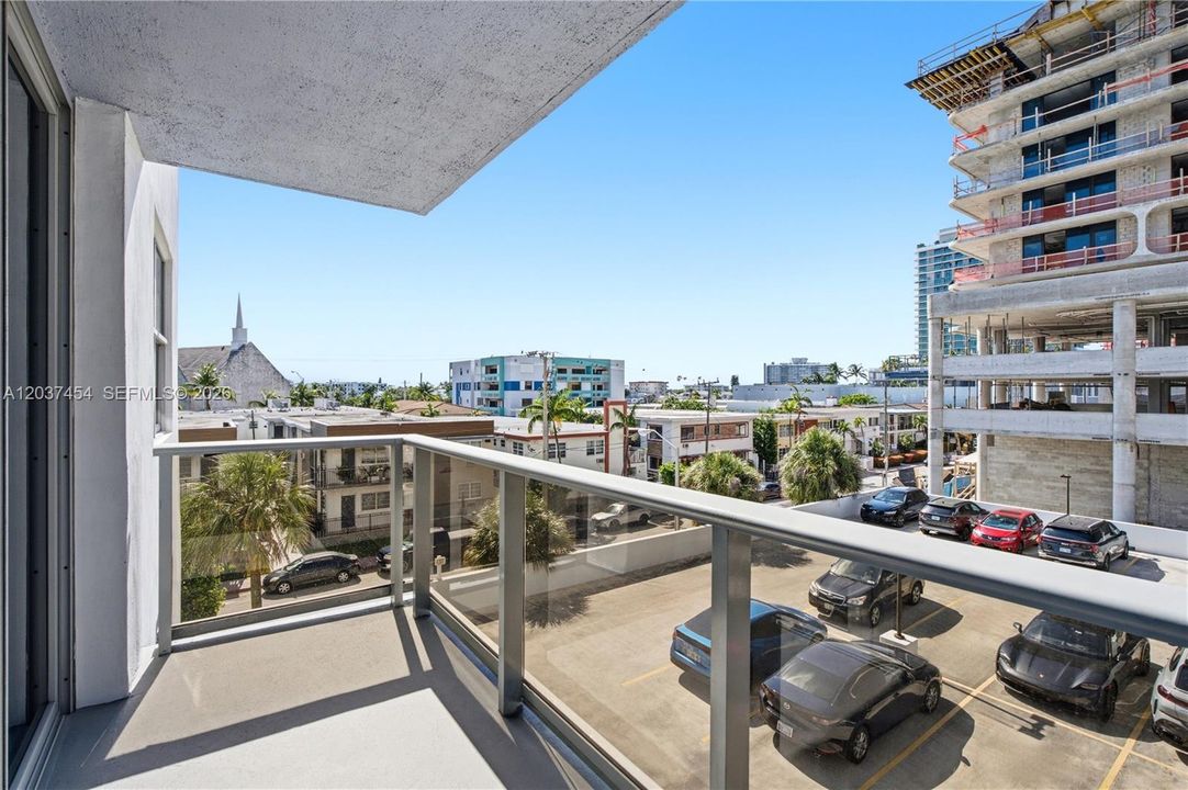 For Sale: $459,000 (2 beds, 2 baths, 1287 Square Feet)