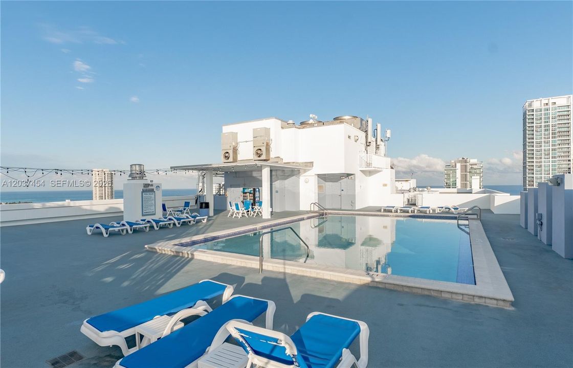 For Sale: $459,000 (2 beds, 2 baths, 1287 Square Feet)