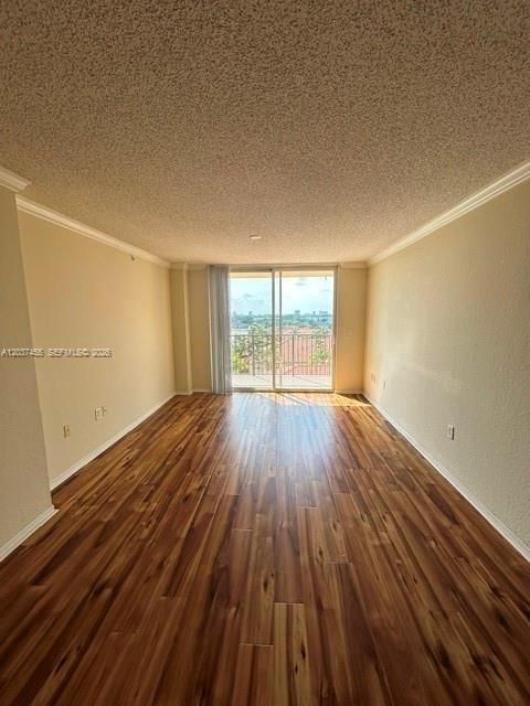 For Rent: $2,300 (2 beds, 2 baths, 1071 Square Feet)
