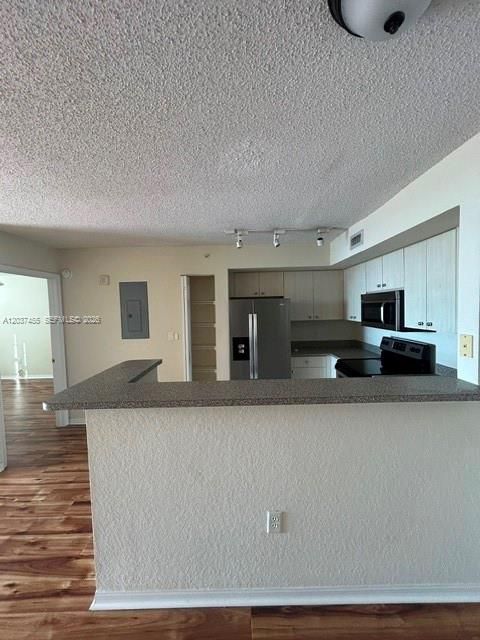 For Rent: $2,300 (2 beds, 2 baths, 1071 Square Feet)