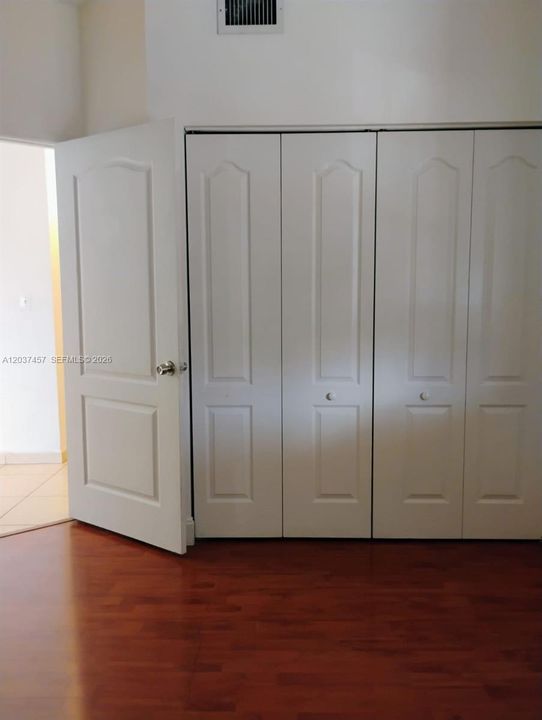 En Venta: $307,900 (3 camas, 2 baños, 1220 Pies cuadrados)