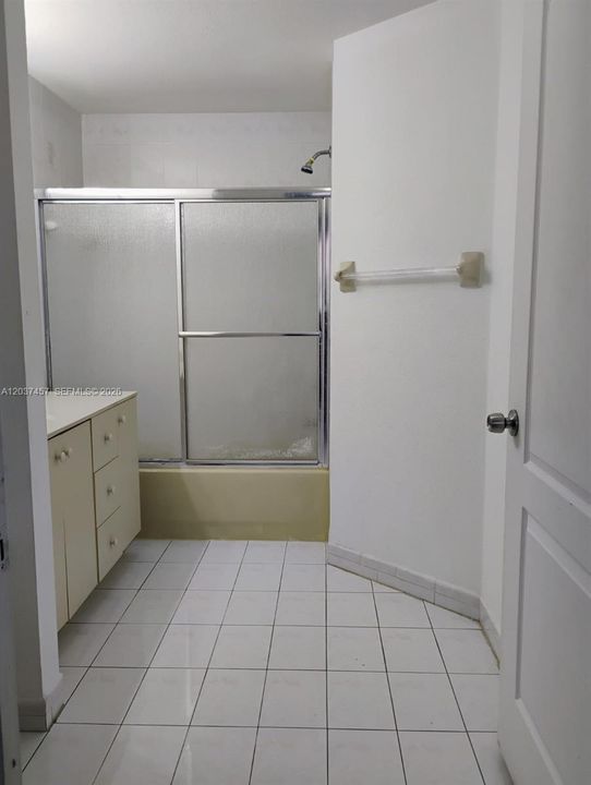 En Venta: $307,900 (3 camas, 2 baños, 1220 Pies cuadrados)