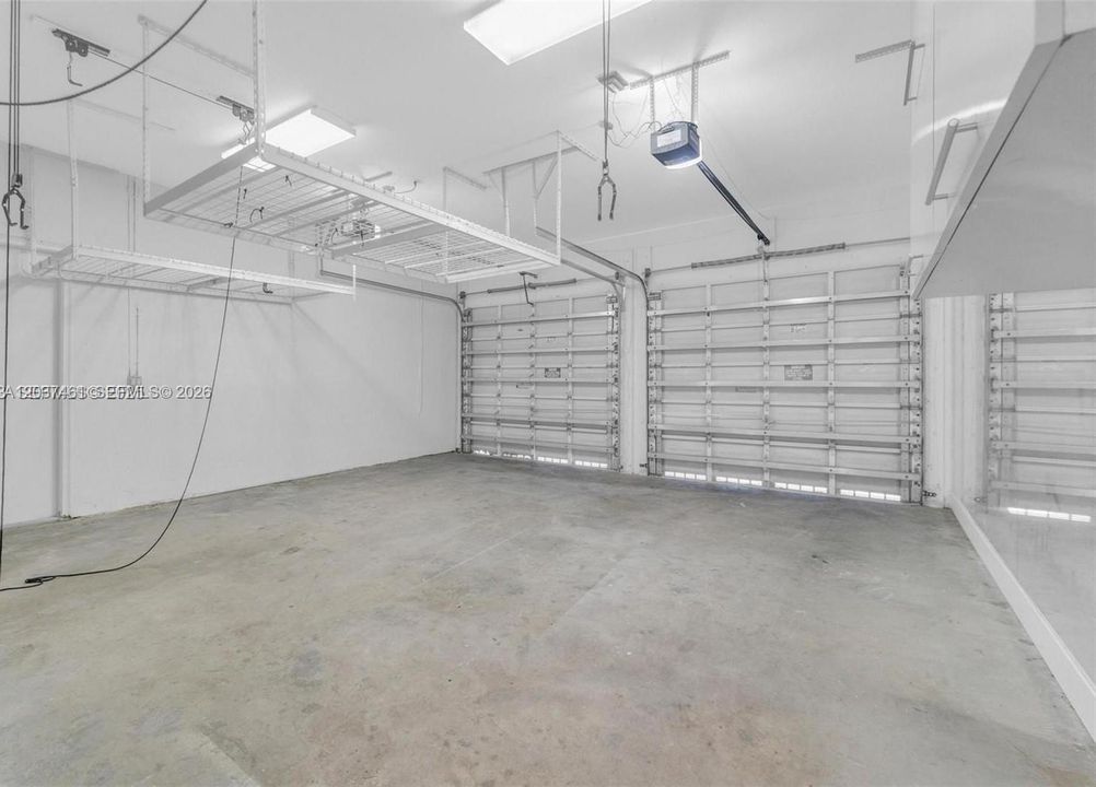 Недавно арендовано: $11,599 (5 спален, 6 ванн, 4391 Квадратных фут)
