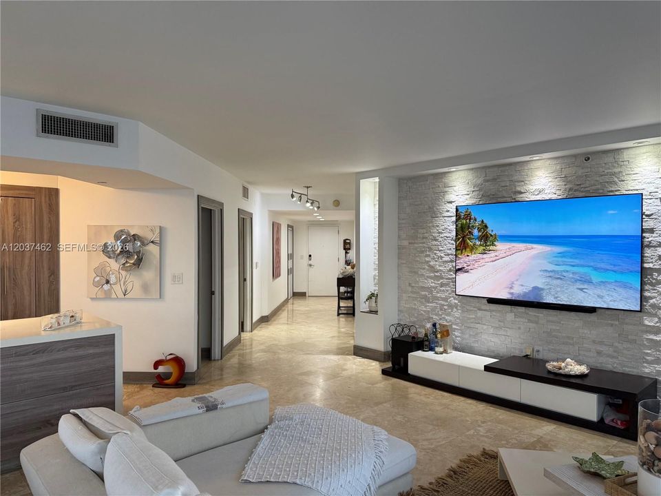 For Rent: $9,000 (3 beds, 2 baths, 1761 Square Feet)