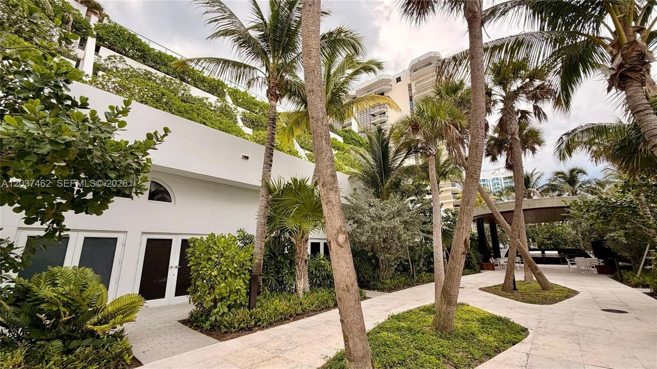 For Rent: $9,000 (3 beds, 2 baths, 1761 Square Feet)