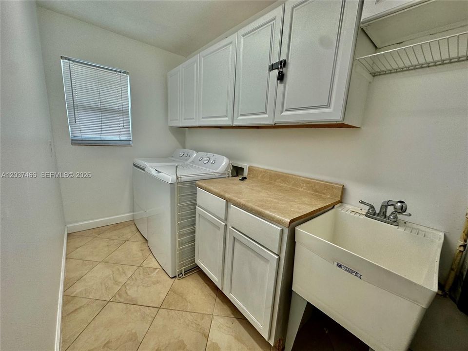 For Sale: $790,000 (3 beds, 2 baths, 2023 Square Feet)