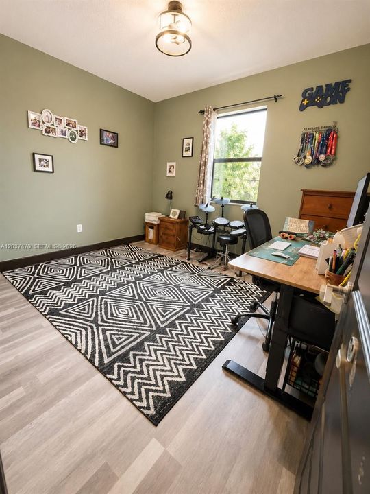 For Rent: $3,700 (3 beds, 2 baths, 1743 Square Feet)