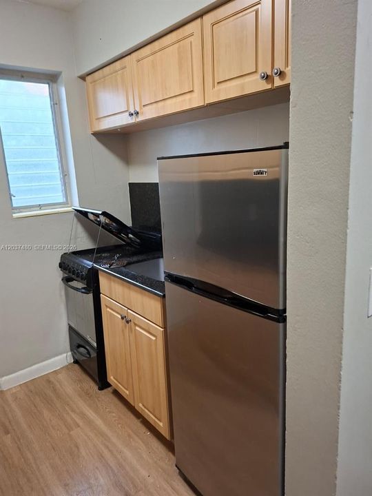 For Rent: $1,350 (0 beds, 1 baths, 400 Square Feet)