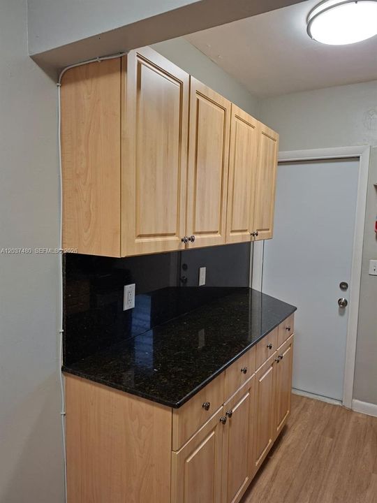 For Rent: $1,350 (0 beds, 1 baths, 400 Square Feet)
