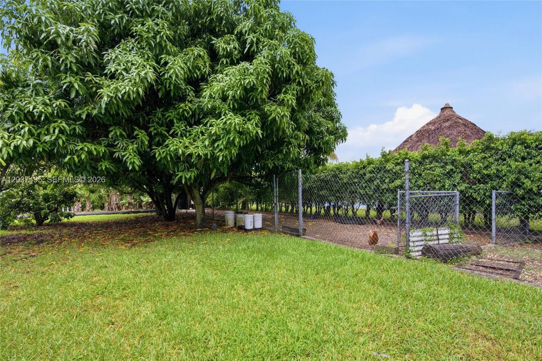 En Venta: $1,150,000 (5 camas, 4 baños, 3243 Pies cuadrados)