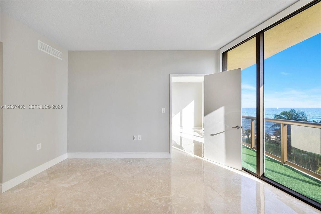 For Sale: $1,390,000 (2 beds, 2 baths, 1798 Square Feet)