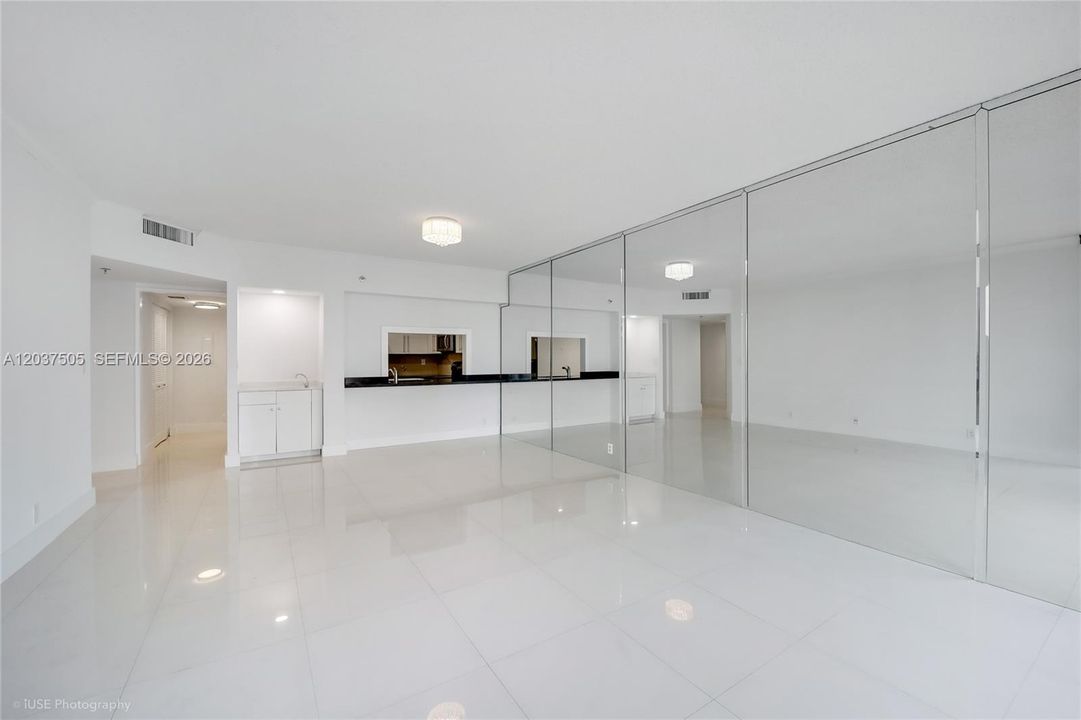 For Sale: $595,000 (2 beds, 2 baths, 1229 Square Feet)