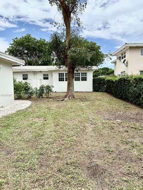 For Rent: $4,200 (3 beds, 2 baths, 1238 Square Feet)