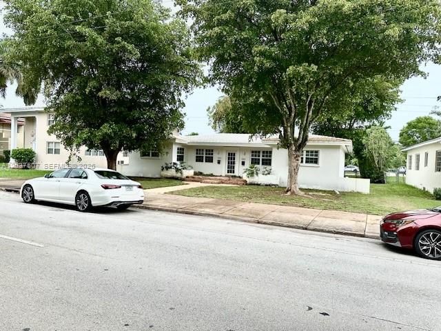 For Rent: $4,200 (3 beds, 2 baths, 1238 Square Feet)