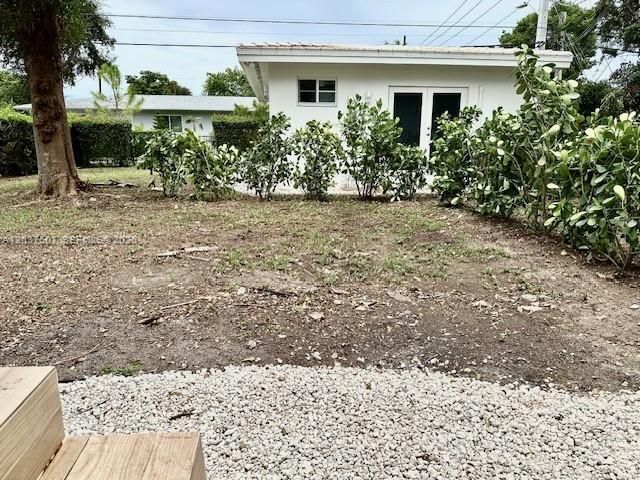 For Rent: $4,200 (3 beds, 2 baths, 1238 Square Feet)