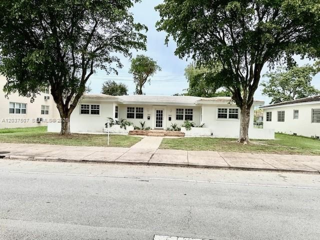 For Rent: $4,200 (3 beds, 2 baths, 1238 Square Feet)