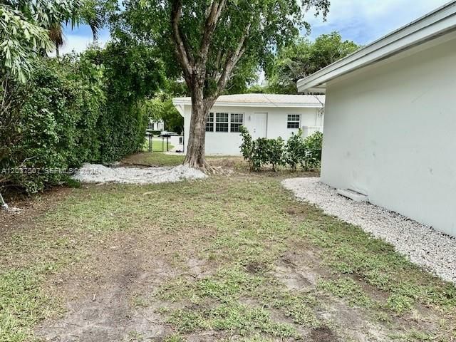 For Rent: $4,200 (3 beds, 2 baths, 1238 Square Feet)
