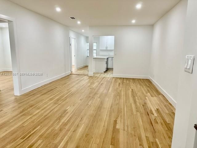 For Rent: $4,200 (3 beds, 2 baths, 1238 Square Feet)