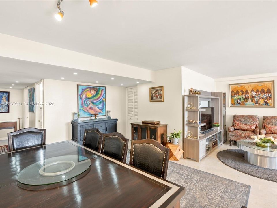 For Sale: $499,999 (3 beds, 3 baths, 2387 Square Feet)