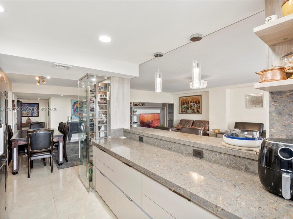 For Sale: $499,999 (3 beds, 3 baths, 2387 Square Feet)