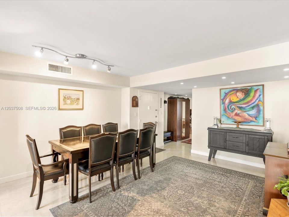 For Sale: $499,999 (3 beds, 3 baths, 2387 Square Feet)