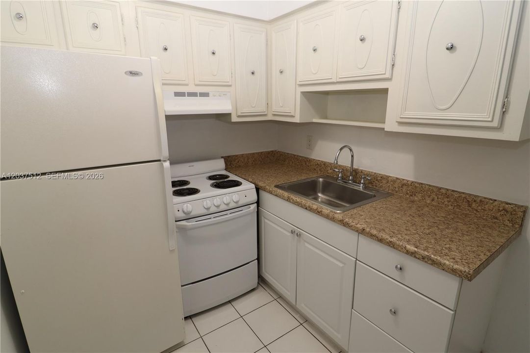 В аренду: $1,500 (1 спален, 1 ванн, 700 Квадратных фут)