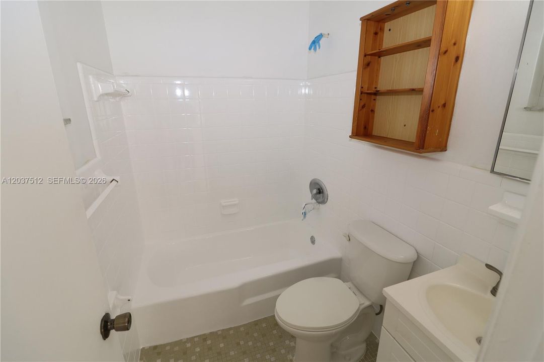 В аренду: $1,500 (1 спален, 1 ванн, 700 Квадратных фут)
