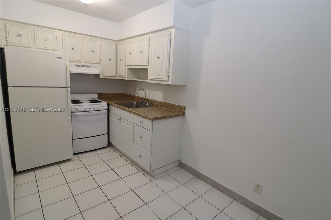 В аренду: $1,500 (1 спален, 1 ванн, 700 Квадратных фут)
