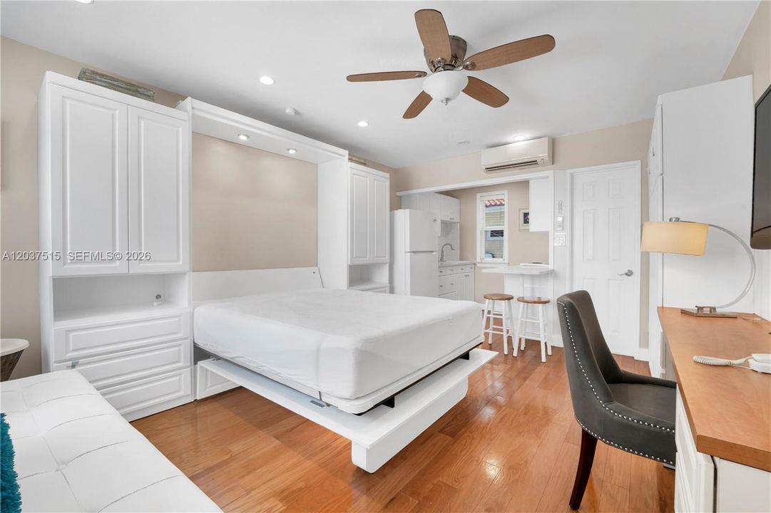 For Sale: $235,000 (0 beds, 1 baths, 260 Square Feet)