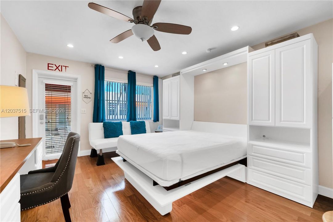 For Sale: $235,000 (0 beds, 1 baths, 260 Square Feet)