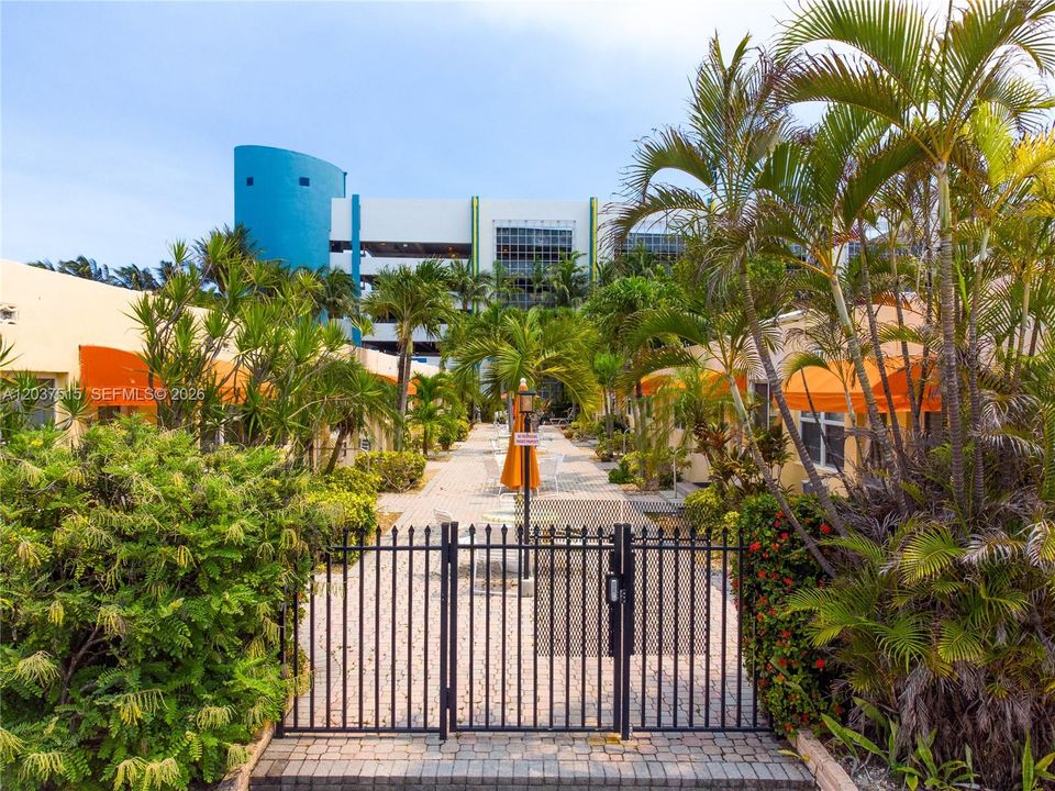 For Sale: $235,000 (0 beds, 1 baths, 260 Square Feet)