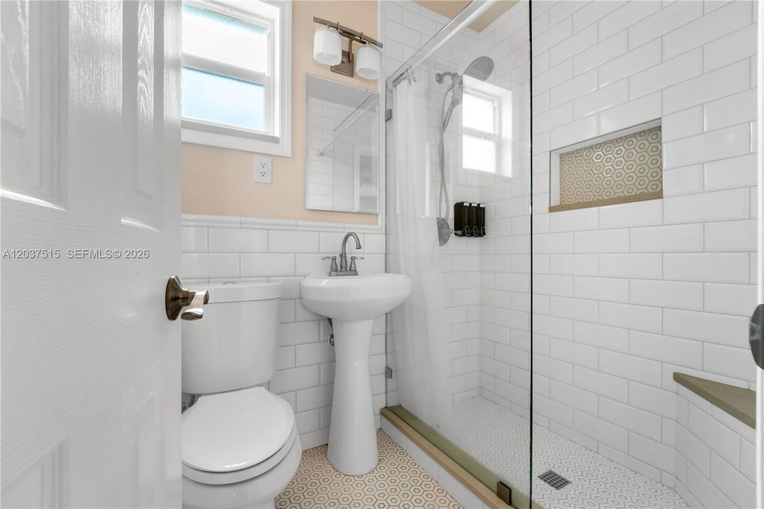 For Sale: $235,000 (0 beds, 1 baths, 260 Square Feet)