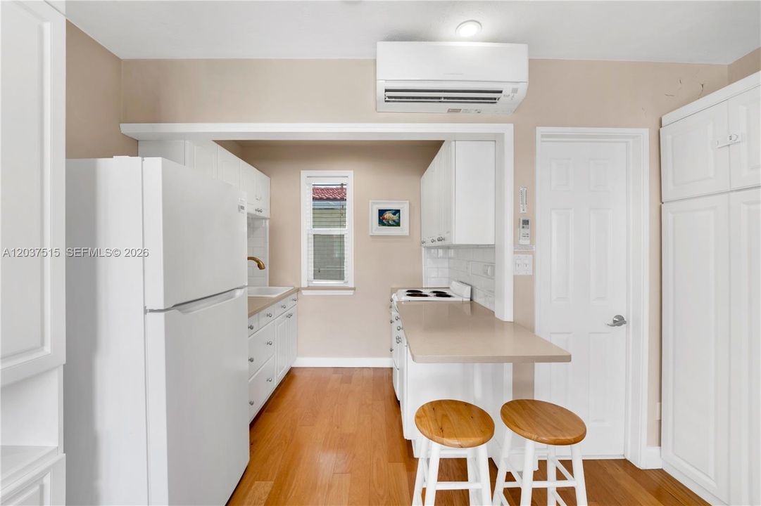 For Sale: $235,000 (0 beds, 1 baths, 260 Square Feet)