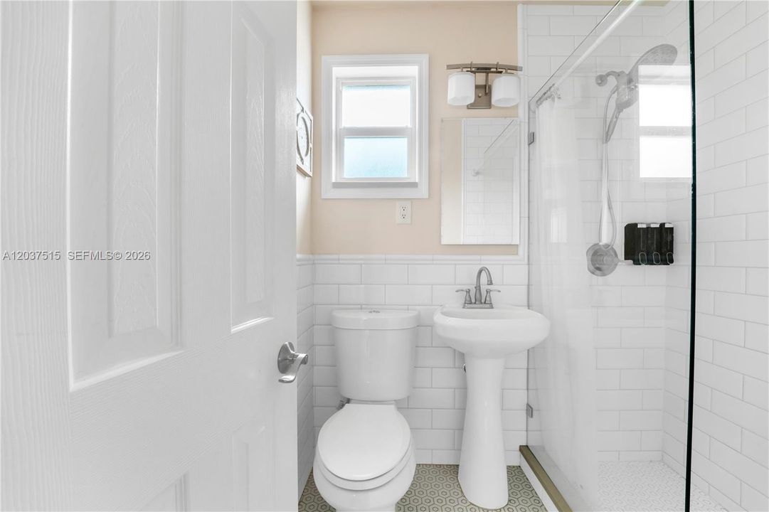 For Sale: $235,000 (0 beds, 1 baths, 260 Square Feet)