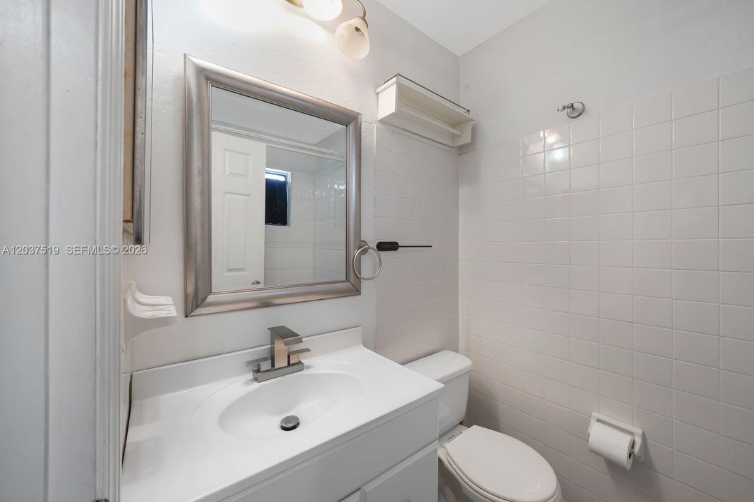 For Sale: $210,000 (2 beds, 1 baths, 1010 Square Feet)
